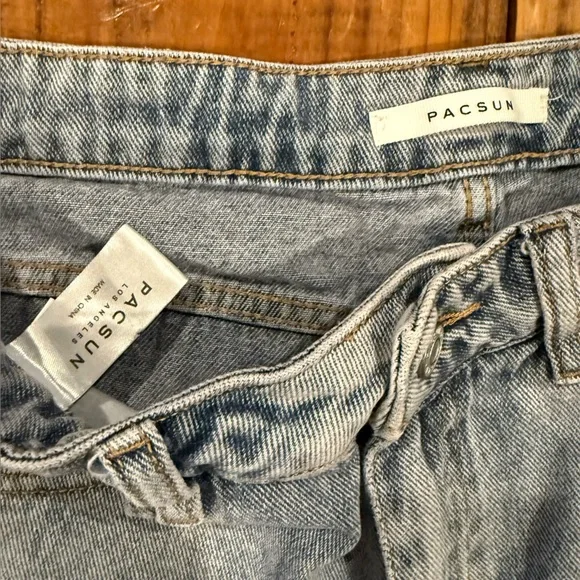 PacSun Mom Shorts | Size 29 Classic blue wash denim. - Picture 5 of 13